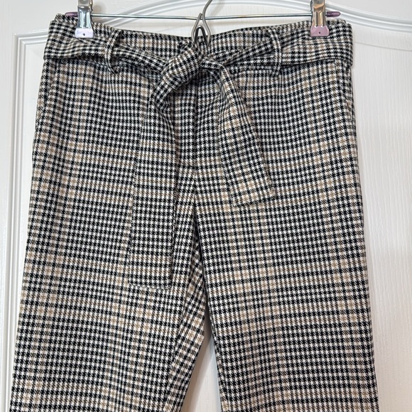 Ann Taylor Belted Taper Pant in Houndstooth / Plaid Size 2 - Picture 3 of 11